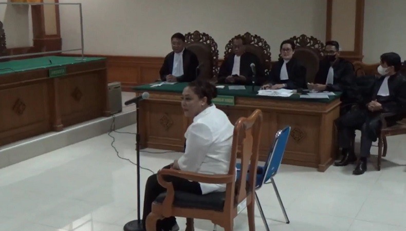Bacakan Eksepsi, Mantan Bupati Tabanan Eka Wiryastuti Tolak Dilabeli Koruptor