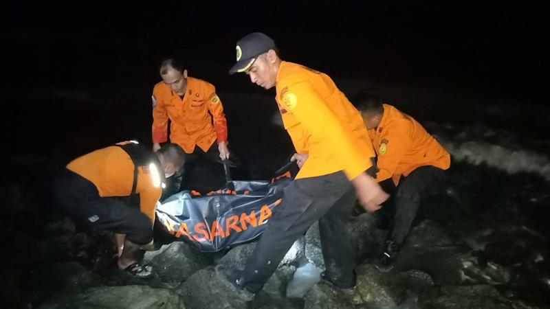 Tragis, Remaja 15 Tahun Tewas Hanyut Terbawa Arus saat Mandi di Pantai Kramat Tegal
