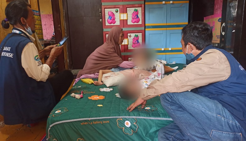 Derita Kakak Beradik asal Depok Idap Penyempitan Otak, Pengobatan Terhenti akibat Biaya 