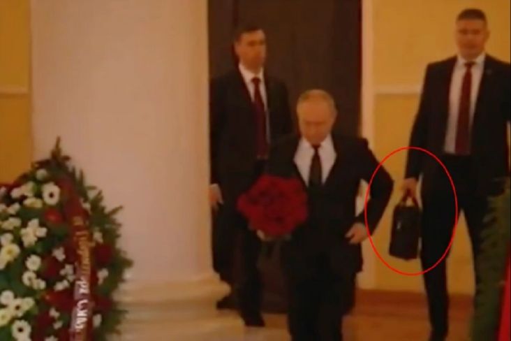 Kolonel Pembawa Koper Nuklir Putin Dibunuh Orang di Rumahnya