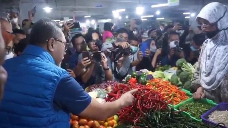 Pedagang Pasar Kosambi Bandung Keluhkan Permainan Tengkulak, Mendag Janji Tindak Tegas