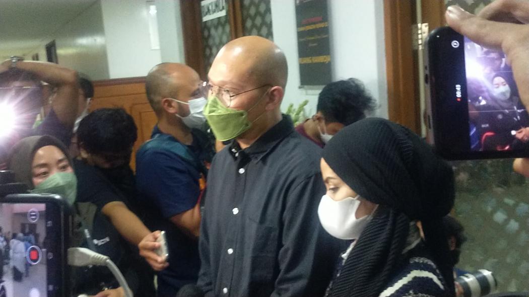 Rima Melati Tidak Dimakamkan Satu Liang Lahat dengan Suami, Ini Alasannya