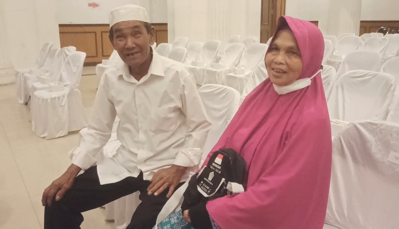Terganjal Syarat Usia, Calhaj Sukabumi Ikhlaskan Istri Berangkat Lebih Dahulu