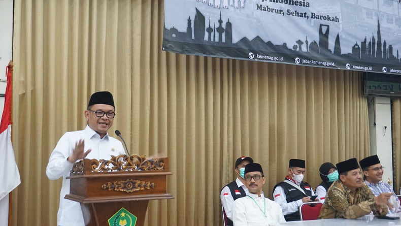Lepas Calhaj asal Bandung, Wakil Ketua Komisi VIII DPR Minta Pemerintah Terus Tingkatkan Layanan