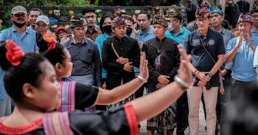 Tonton Atraksi Male’an Sampi di Desa Wisata Buwun Sejati Lombok Barat, Sandiaga Uno: Unggul dan Menarik!