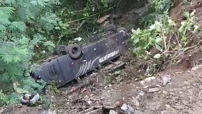 Miris, Kaki Kondektur Putus Tertinggal Dalam Bus Pariwisata Masuk Jurang di Rajapolah Tasikmalaya 