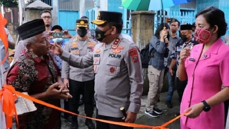 Bakti Sosial HUT ke-76 Bhayangkara, Polda Sumut Bedah Rumah 17 Warga Kurang Mampu