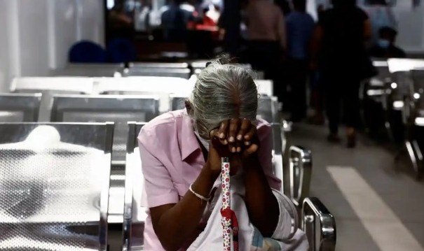 Sri Lanka Bangkrut! Ibu-ibu Antre Makanan, Tak Mampu Beli Susu untuk Bayinya