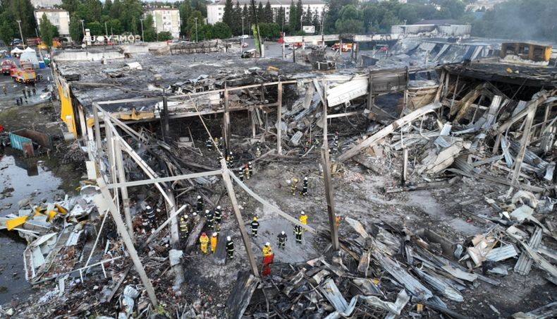 2 Rudal Hantam Mal Ukraina Makan Korban Jiwa, Putin: Rusia Tak Pernah Serang Fasilitas Sipil