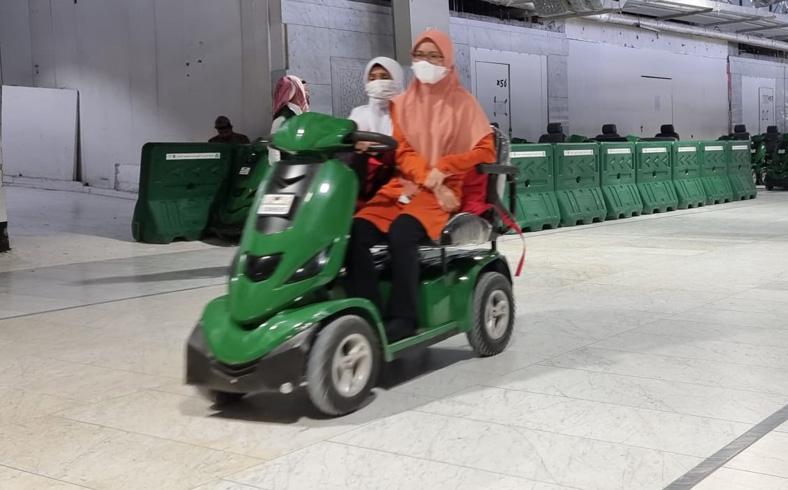 Menikmati Layanan Skuter Listrik di Area Masjidil Haram, Bisa untuk Tawaf dan Sai 
