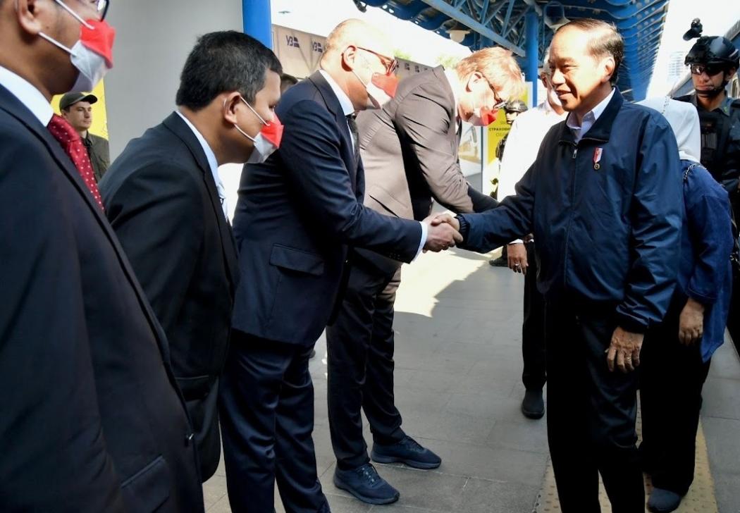 Jokowi Tiba di Ukraina, Bakal Kunjungi Puing-Puing Kompleks Apartemen Lipky di Ukraina