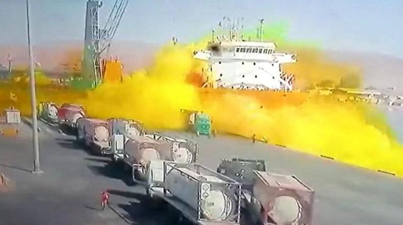 Tangki Gas Klorin Jatuh saat Diangkut di Pelabuhan, 12 Orang Tewas