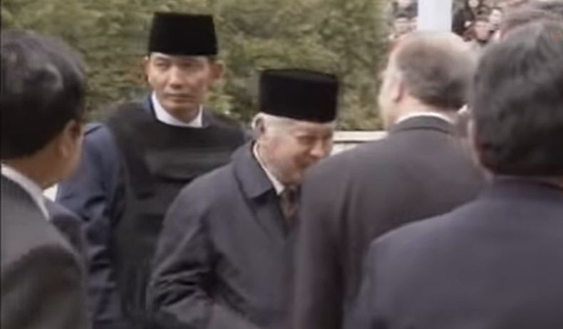 Cerita 2 Presiden RI Kunjungi Negara Konflik, Tolak Rompi Antipeluru dan Naik Kereta 12 Jam