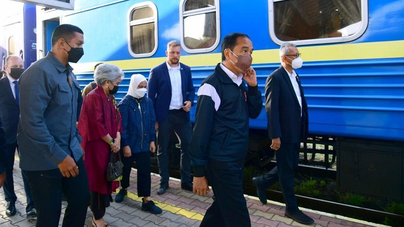 Jokowi Bertolak ke Moskow Bertemu Presiden Vladimir Putin