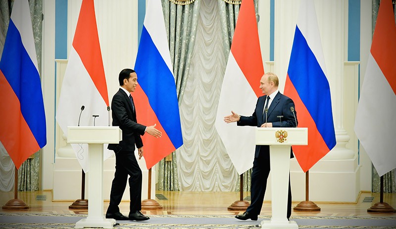 Jokowi dan Putin Bahas Rencana Buka Penerbangan Moskow-Bali, Ini Respons Gubernur Koster