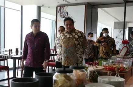 HT Ajak Menko Airlangga Lihat Fasilitas Park Hyatt