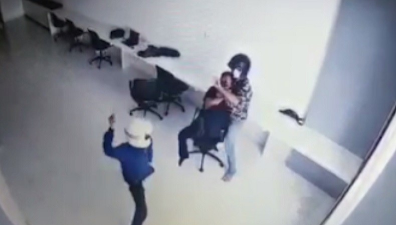 Salah Paham usai Telepon Istri Orang, Suami di Makassar Dianiaya Dua Pria