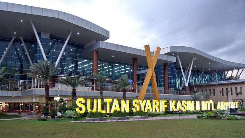 Kabut Tebal Ganggu Penerbangan di Bandara SSK II Pekanbaru 