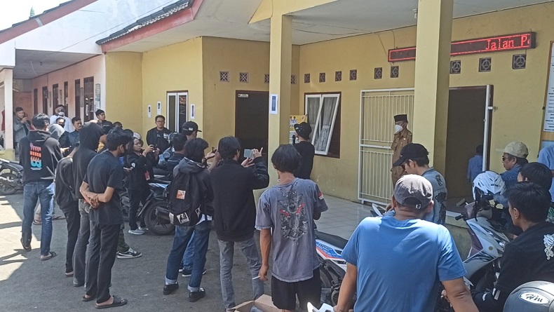 Buntut Kasus Status WA Kades Sukaresmi, Warga Bakal Lapor Polisi, Dinas, dan Bupati Sukabumi