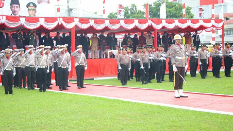 Ikuti Upacara Terpusat Hari Bhayangkara ke-76, Ini Harapan Kapolda Sulut