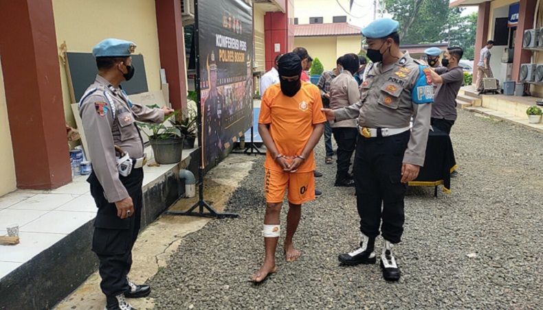 Bacok Korban dengan Samurai, Pelaku Pencurian di Bogor Dilumpuhkan Polisi