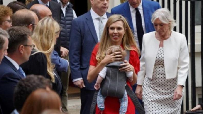Boris Johnson Pidato Pengunduran Diri Didampingi Anak dan Istri