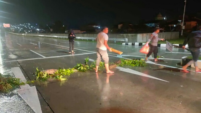 Sempat Diblokade Warga, Akses Jalan Masuk Tol Bitung-Manado Kembali Normal