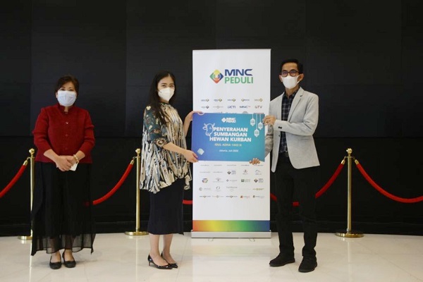 MNC Peduli Berikan 8 Hewan Kurban ke Masjid Raudhatul Jannah 