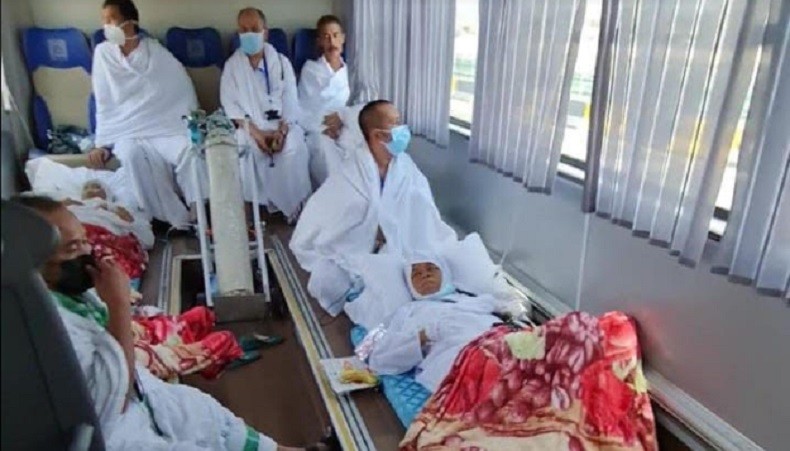 Kondisi Sakit, 139 Jemaah Haji Jalani Safari Wukuf dengan Bus dan Ambulans