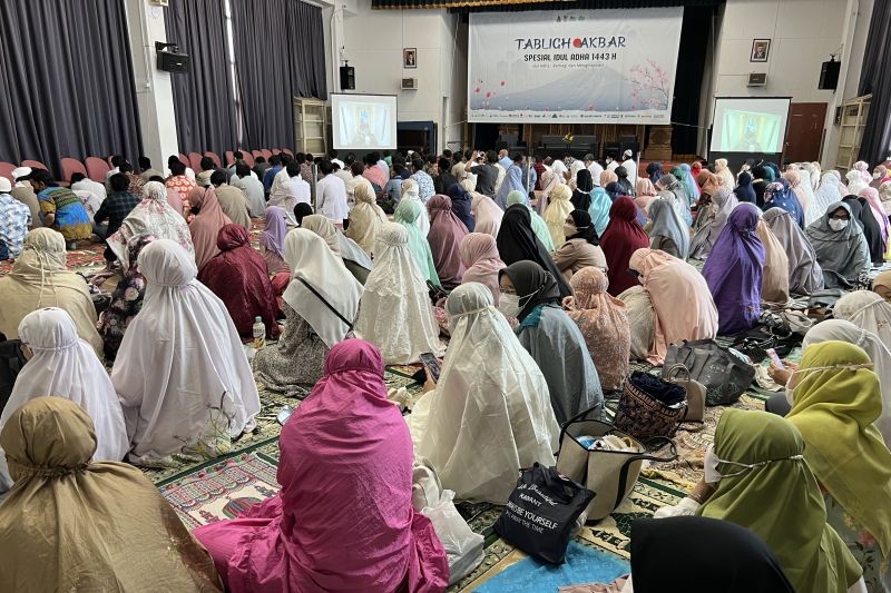 Ribuan Muslim Sholat Idul Adha di Masjid Indonesia Tokyo
