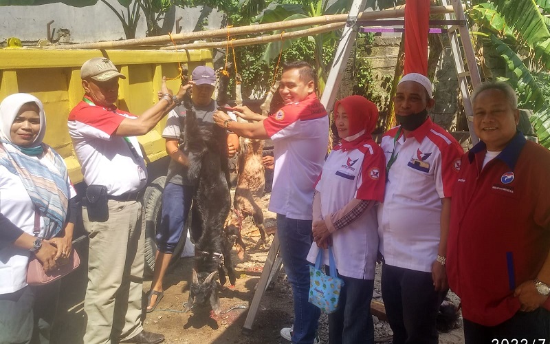 Perkuat Kebersamaan, Partai Perindo Jakarta Utara Kurban Bersama Warga Cilincing