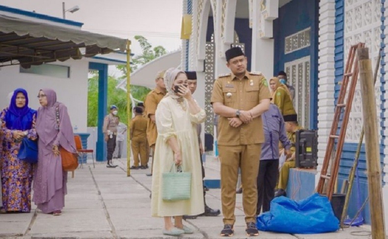 Bobby Nasution Kurban 3 Ekor Sapi di Hari Tasyrik, Dibagikan ke Nelayan Medan Labuhan