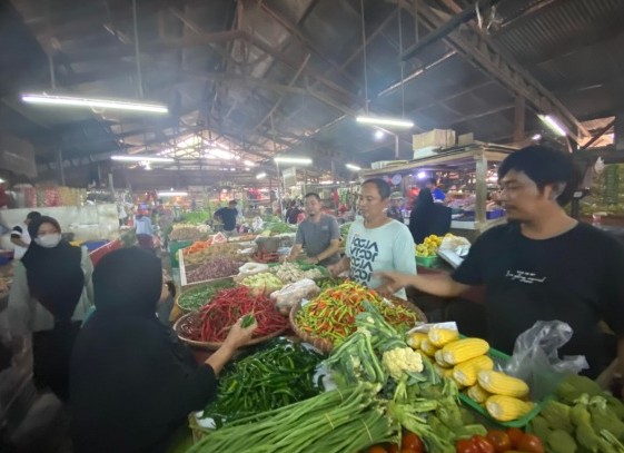 Harga Cabai hingga Ayam Broiler di Pasar Jakarta Turun Hari Ini