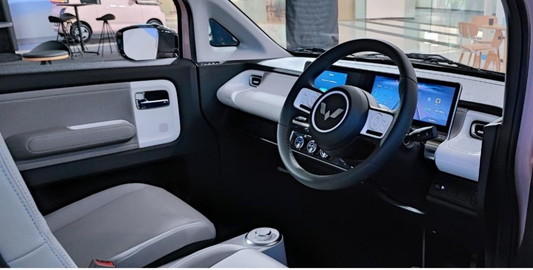 Mengintip Interior Mobil Listrik Wuling Air EV, Beda dengan City Car Konvensional