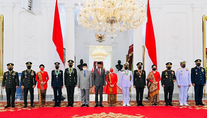 Orang Tua Ini Kaget Anaknya Raih Adhi Makayasa : Tak Pernah Diberi Tahu Hasil Ujian