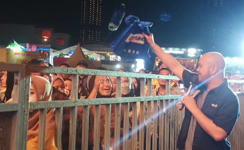 MNC Portal Indonesia Bagi-Bagi Hadiah ke Penonton di Panggung Utama PRJ 2022