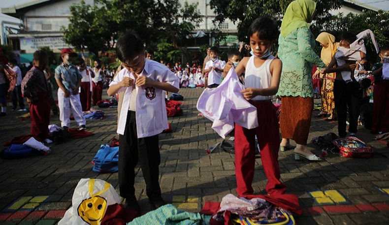 Kadisdik Tangerang Tegur Pengenalan Lingkungan Sekolah dengan Lomba Ganti Baju