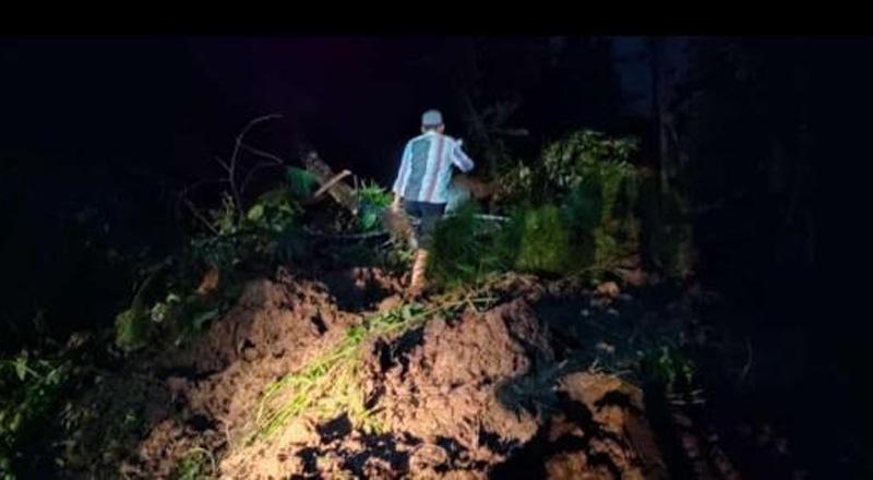 Longsor Terjang Banyumas, Akses Jalan ke Telaga Kumpe Tertutup Material 