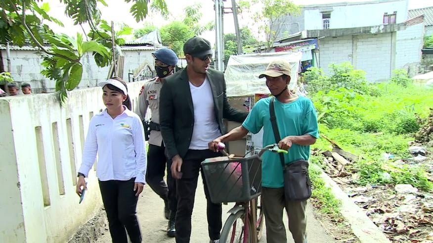 Pedagang Ini Mendapatkan Kejutan Spesial dari Uang Kaget Lagi dan Bedah Rumah Lagi 