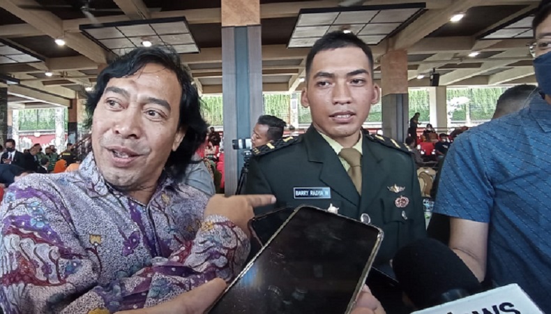 Keponakan Jadi Perwira TNI, Komeng : Cabangnya Sama, Zeni Tempur Saya Seni Gambar