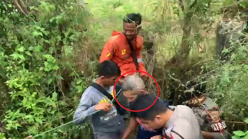 Heroik, Polisi Majalengka Selamatkan Warga yang Jatuh ke Sumur sedalam 20 Meter