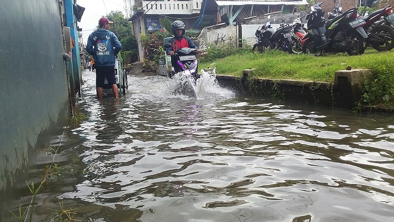 Diguyur Hujan 10 Jam Picu Sungai Citarum Meluap, Bojongasih Dayeuhkolot Kebanjiran