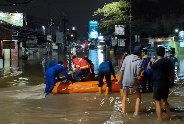 Permukiman di Tangerang Banjir 1 Meter gegara Hujan Semalaman