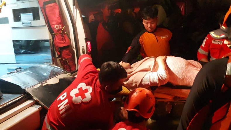 Hendak Melahirkan, Ibu Hamil di Tangerang Terjebak Banjir