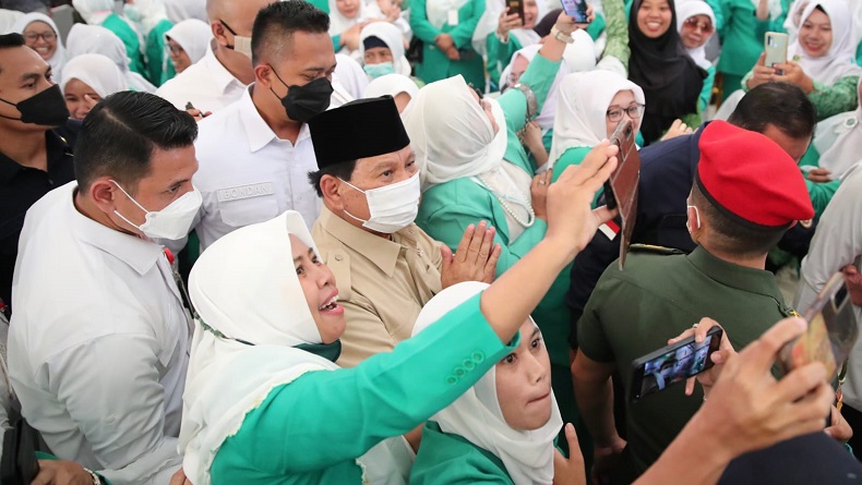 Emak-Emak Bergemuruh saat Prabowo Didoakan Jadi Presiden 2024 di Kongres Fatayat NU: Al-Fatihah!