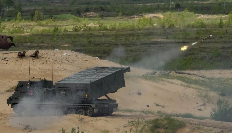 Ukraina Dapat Pasokan Peluncur Roket M270 MLRS, Rusia Peringatkan Perang Bisa Makin Panjang