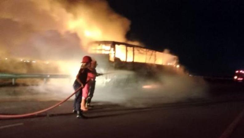 Detik-detik Bus Rosalia Indah Terbakar di Tol Pejagan-Pemalang, Penumpang Berhamburan