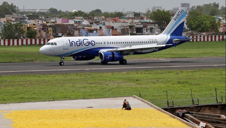 Pesawat India Terpaksa Mendarat Darurat di Pakistan, Ini Sebabnya