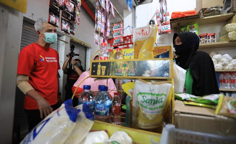 Pedagang Pasar Wadul ke Ganjar : Harga Sayur Mundak Pak, Nek Minyak Goreng Wis Mudun