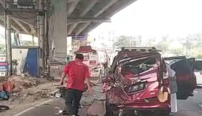 Tabrakan Beruntun Truk Tangki di Jalan Alternatif Cibubur, Sejumlah Orang Jadi Korban